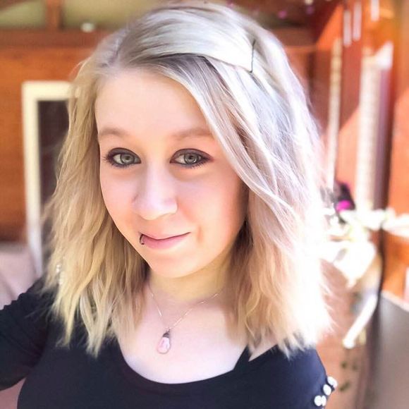 Meet your Posher, Felicia - Picture 1 of 1